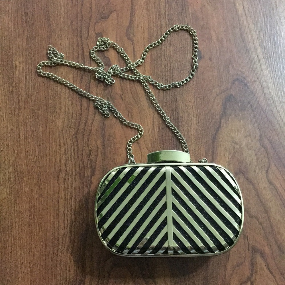 Structured crossbody bag